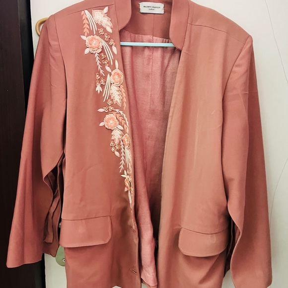 Jackets & Blazers - Mauve pink blazer with embroidery and cape sleeves !
